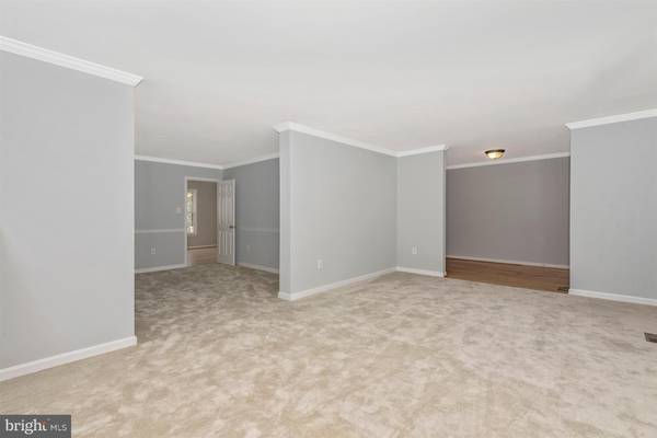 Gaithersburg, MD 20878,25 SOLITAIRE CT