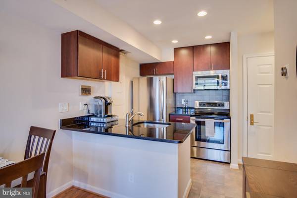 Arlington, VA 22201,1029 STUART ST #511