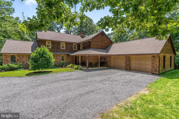 7270 LOCUST RUN DR, Marshall, VA 20115