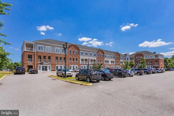 13885 HEDGEWOOD DR #201, Woodbridge, VA 22193