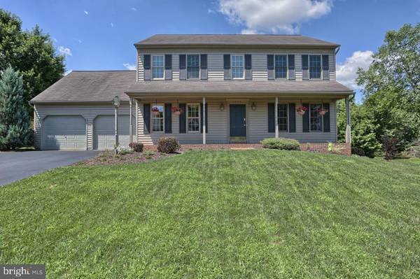 2455 DEER RUN DR, Hummelstown, PA 17036