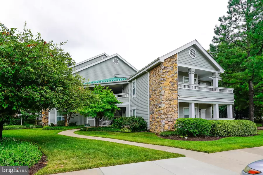 4435 FAIR STONE DR #102, Fairfax, VA 22033