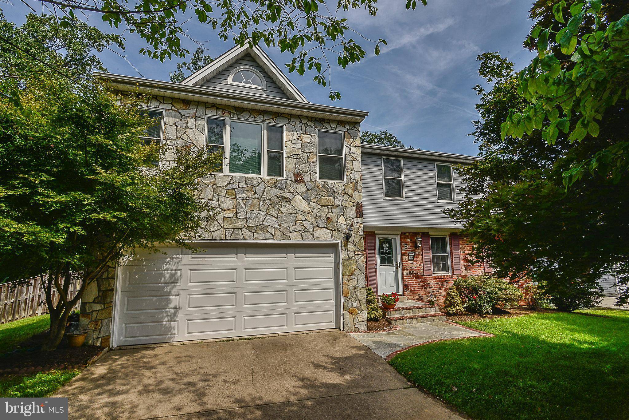 3246 HOLLY BERRY CT, Falls Church, VA 22042