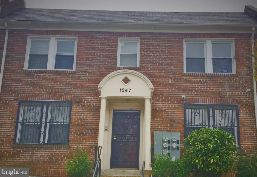 1247 MEIGS PL NE, Washington, DC 20002