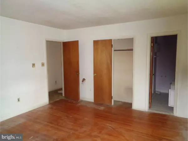 Gibbstown, NJ 08027,277 SWEDESBORO AVE