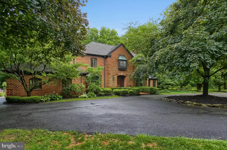 1555 SLATE HILL RD, Camp Hill, PA 17011