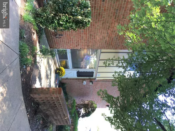 10003 MOSBY WOODS DR #10003, Fairfax, VA 22030