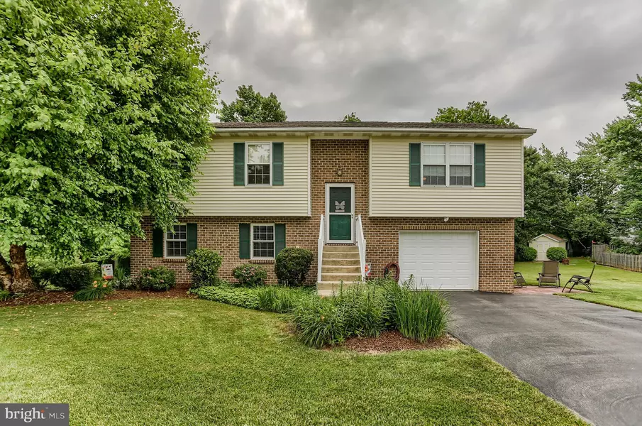 2572 ABBY LN, Dover, PA 17315