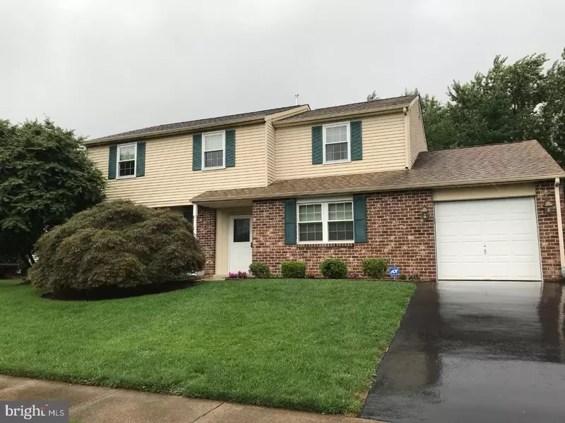 27 DAWN RD, Levittown, PA 19056