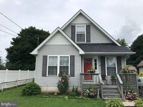 220 ROBERTSON AVE, Morrisville, PA 19067