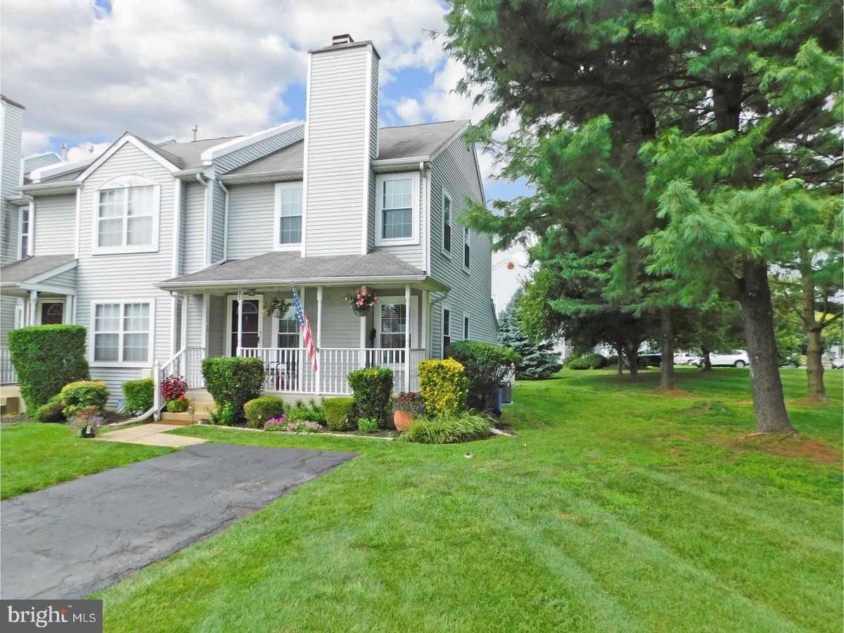 Newtown, PA 18940,55 VIOLET LN #158E