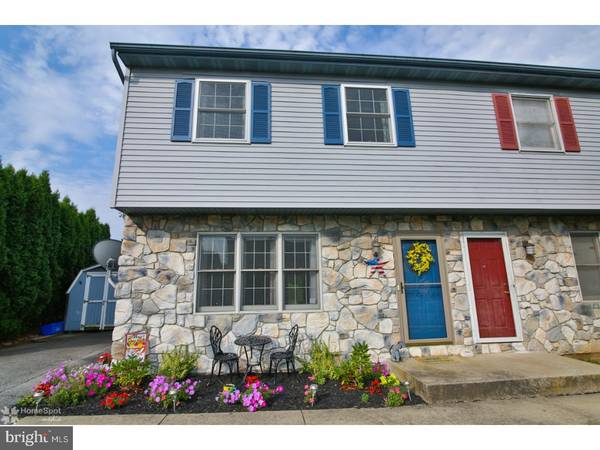 210 HICKORY DR, Fleetwood, PA 19522