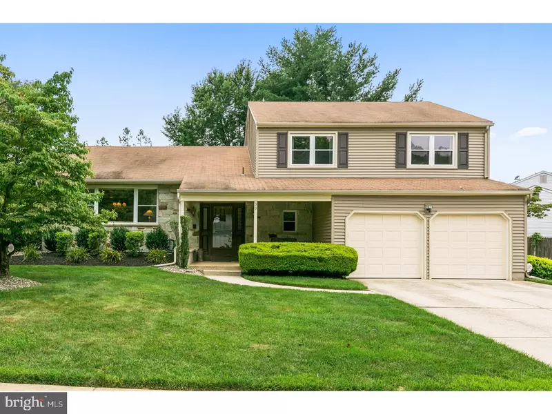 39 LAKEVIEW DR, Cherry Hill, NJ 08003