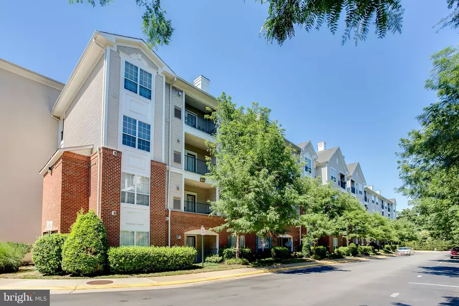 4870 EISENHOWER AVE #204, Alexandria, VA 22304