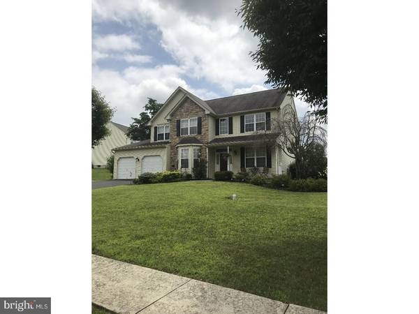 8 COUNTRY DR, Pottstown, PA 19464