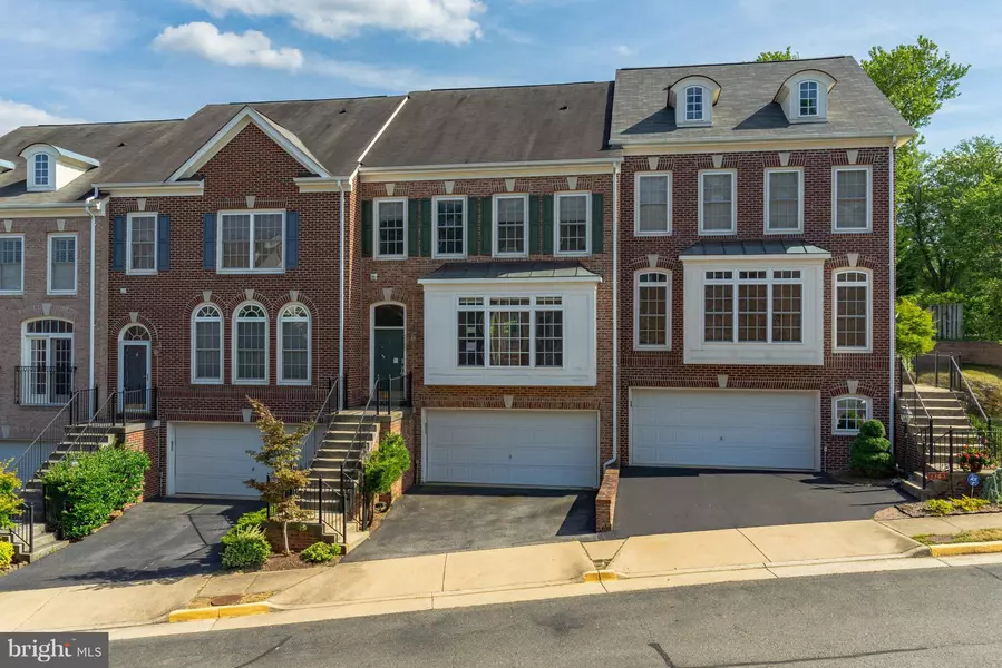 3363 WILTON CREST CT, Alexandria, VA 22310