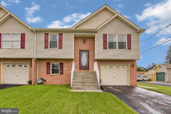 16 FRONT ST, Mcsherrystown, PA 17344