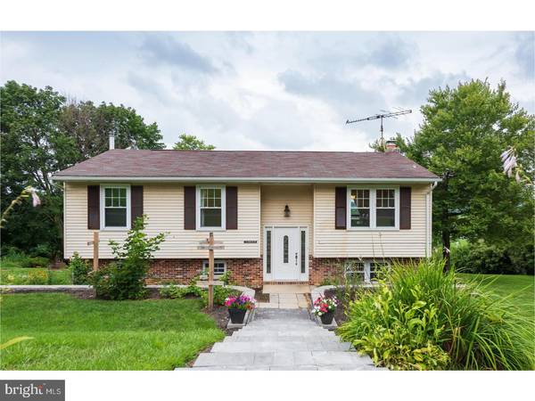 14 CAROLYN DR, Christiana, PA 17509