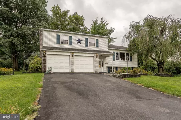 510 HEDGEROW LN, Lancaster, PA 17601