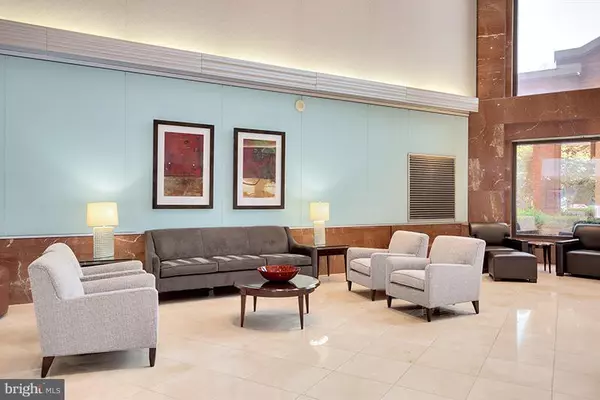 Falls Church, VA 22043,2230 GEORGE C MARSHALL DR #924