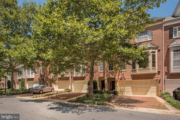 4011 MANSION DR NW, Washington, DC 20007