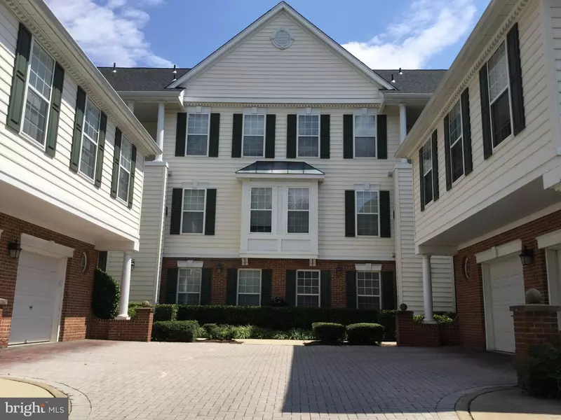 25252 RIFFLEFORD SQ #103, Chantilly, VA 20152