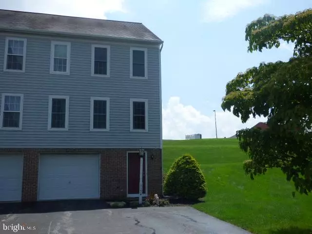 1154 HEARTHRIDGE LN, York, PA 17404