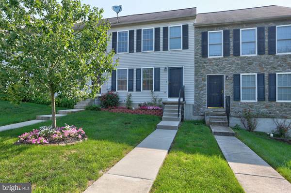 670 KNOLL DR, Mount Joy, PA 17552