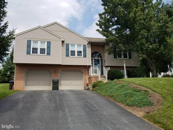 105 FRANK DR, York, PA 17402