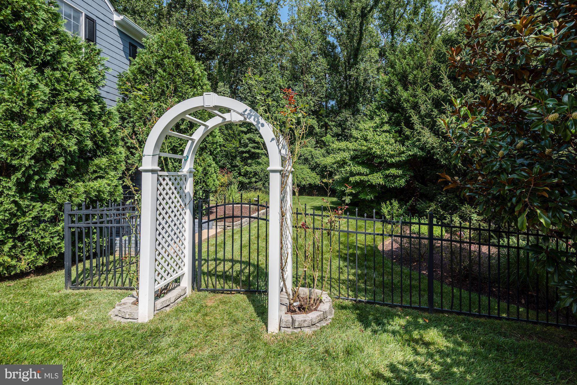 Mclean, VA 22101,7050 MARTHA JANE ST