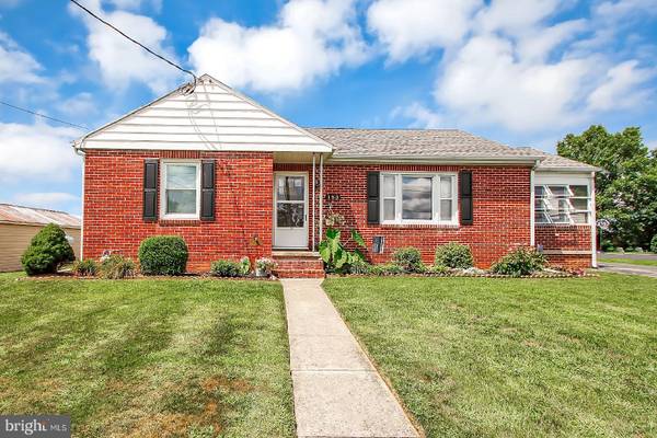 153 W HIGHLAND AVE, Spring Grove, PA 17362