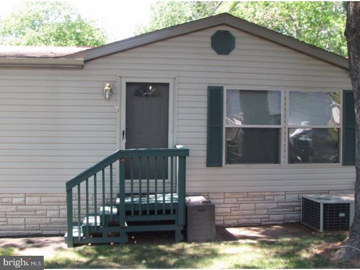 25 MAPLE DR, Doylestown, PA 18901