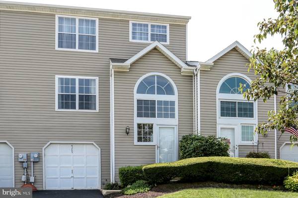 6205 SPRING KNOLL DR, Harrisburg, PA 17111