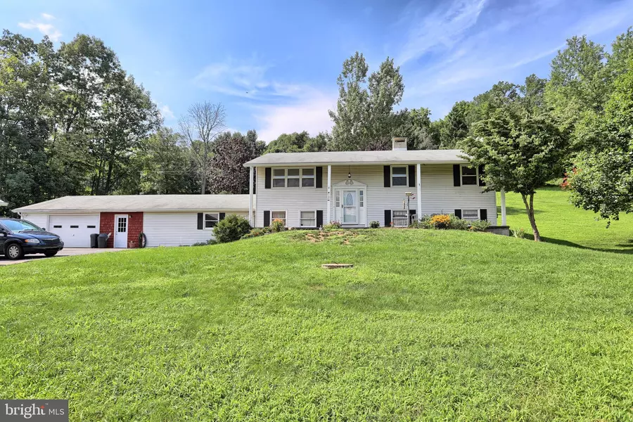 90 RIDGE RD, New Bloomfield, PA 17068