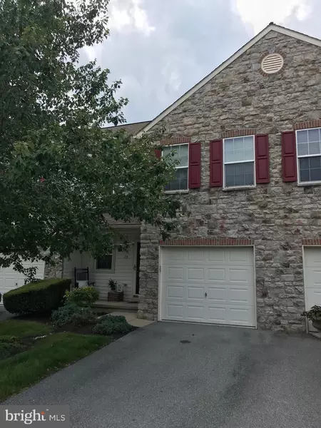 15 NORTH VILLAGE CIR, Palmyra, PA 17078