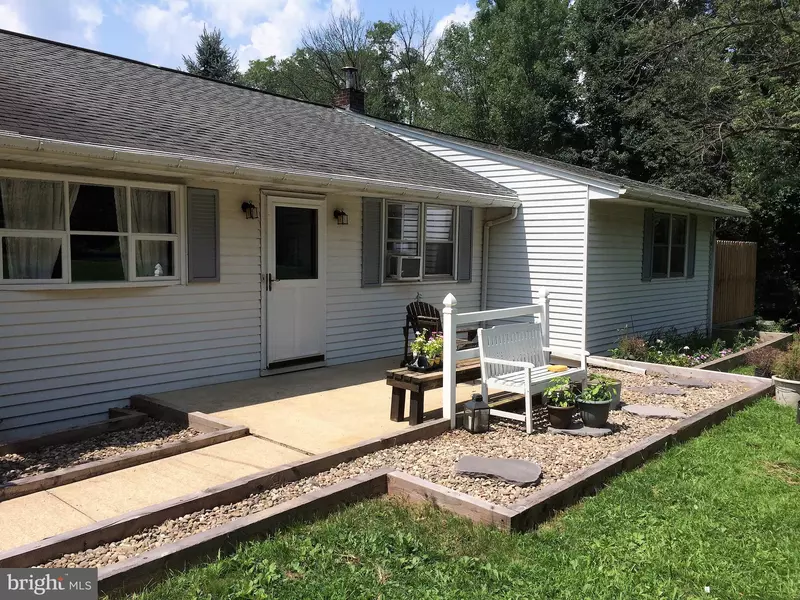 481 N LANCASTER ST, Jonestown, PA 17038