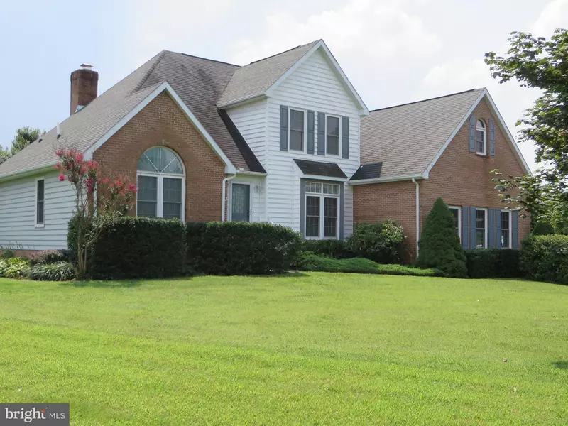 32 DAUFUSKIE, Inwood, WV 25428