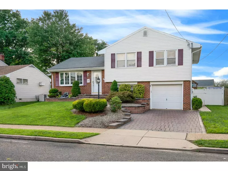 16 TOBY LN, Hamilton, NJ 08620