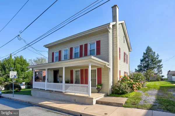 1377 APPLE ST, Ephrata, PA 17522