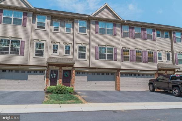 6315 CREEKBEND DR, Mechanicsburg, PA 17050