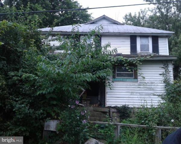 72 HYRE AVE, Petersburg, WV 26847