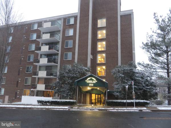 1515 ARLINGTON RIDGE RD #703, Arlington, VA 22202