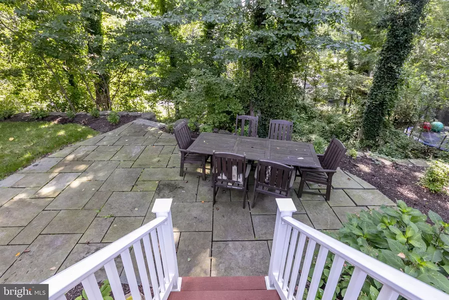 2137 HILLTOP PL, Falls Church, VA 22043