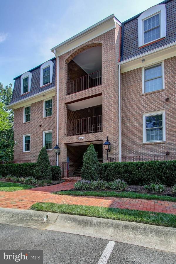 5717 BREWER HOUSE CIR #101, Rockville, MD 20852