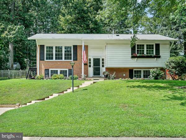 2430 VILLANOVA DR, Vienna, VA 22180