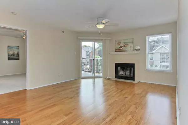 Alexandria, VA 22302,3315 WYNDHAM CIR #3222