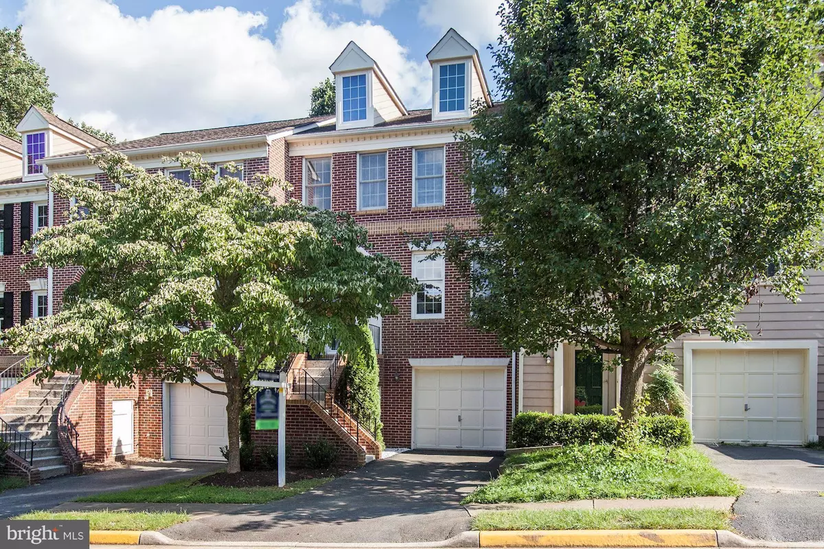 Falls Church, VA 22043,6866 MCLEAN PROVINCE CIR