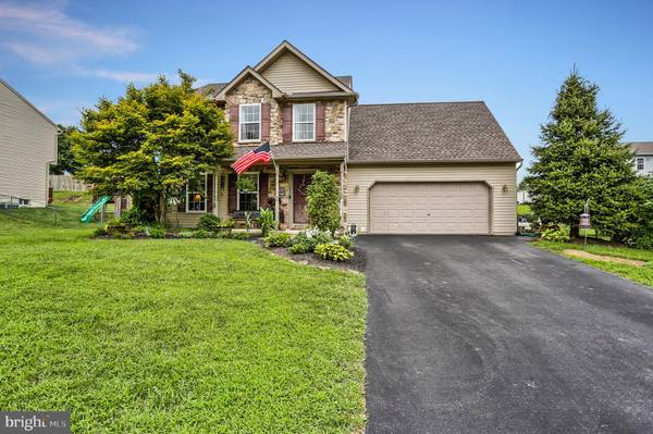 155 BURBERRY LN, Mount Wolf, PA 17347