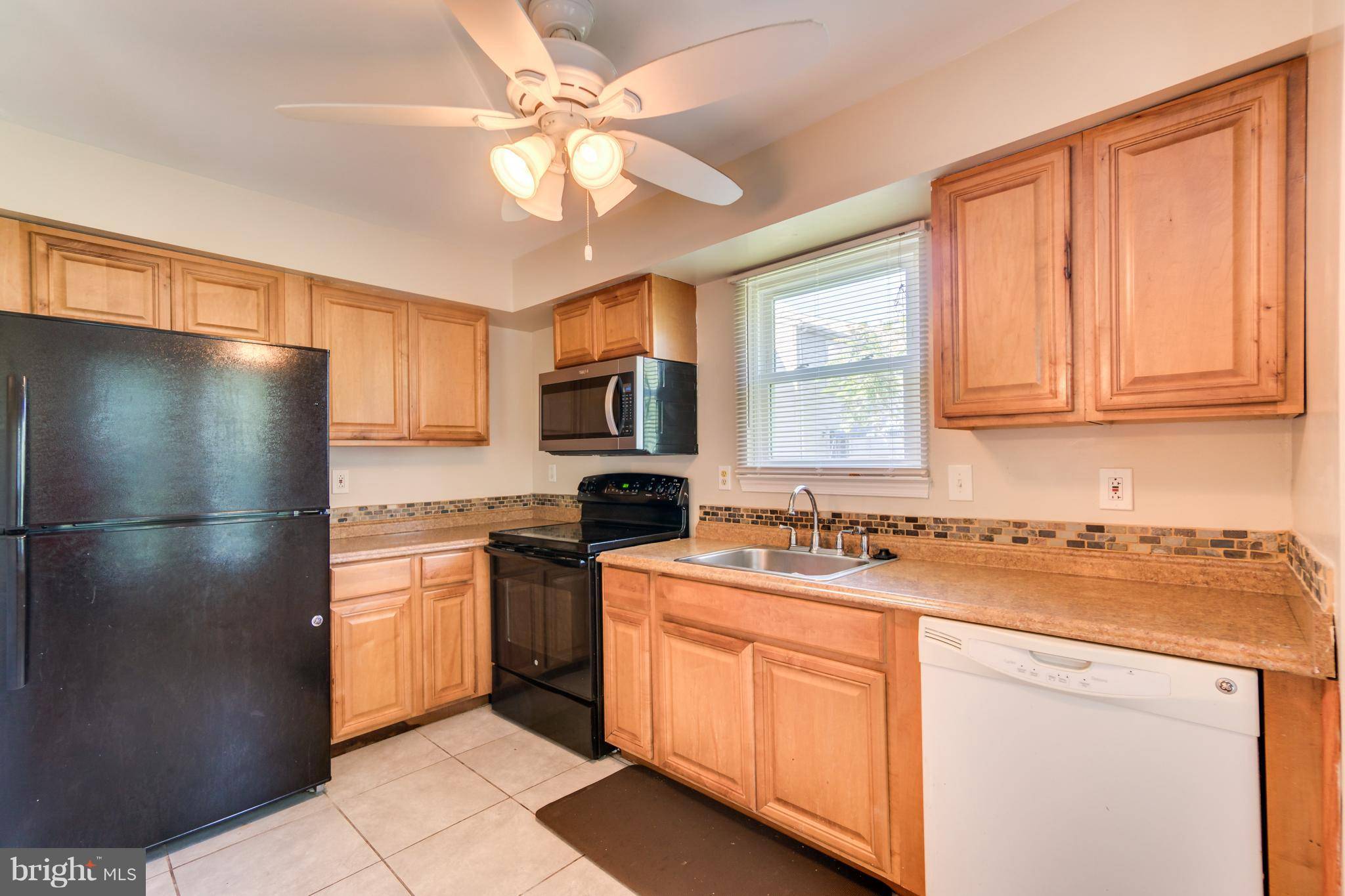 Woodbridge, VA 22191,15269 VALLEY STREAM DR