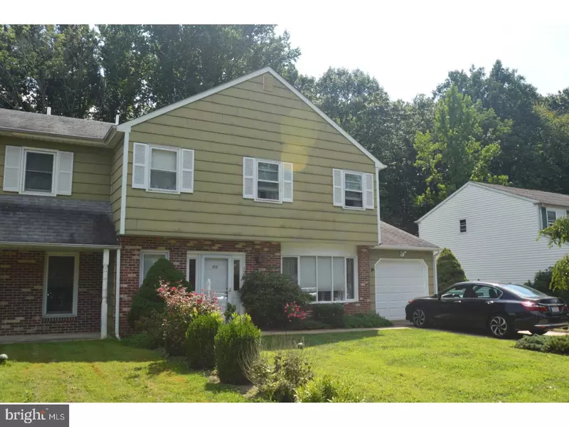 121 KNIGHTS BRIDGE DR, Yardley, PA 19067